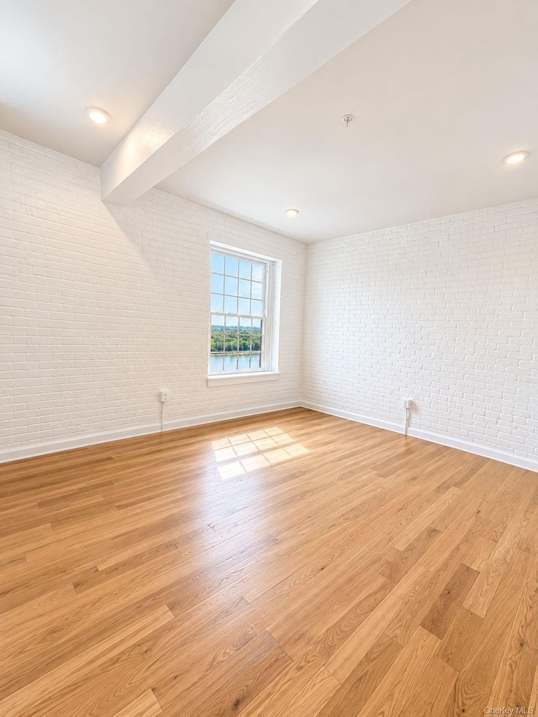 155 S River St - Photo 9