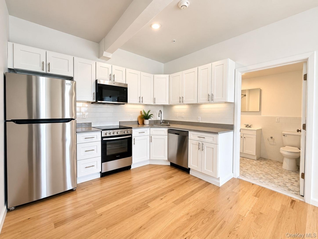 155 S River St - Photo 1