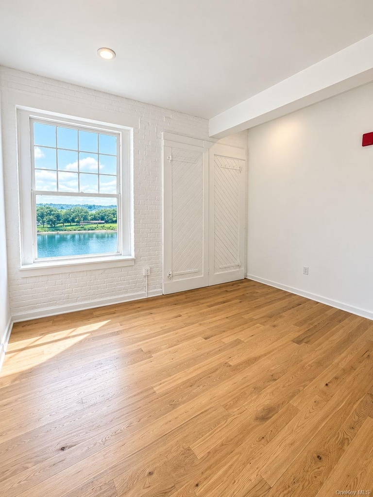 155 S River St - Photo 4