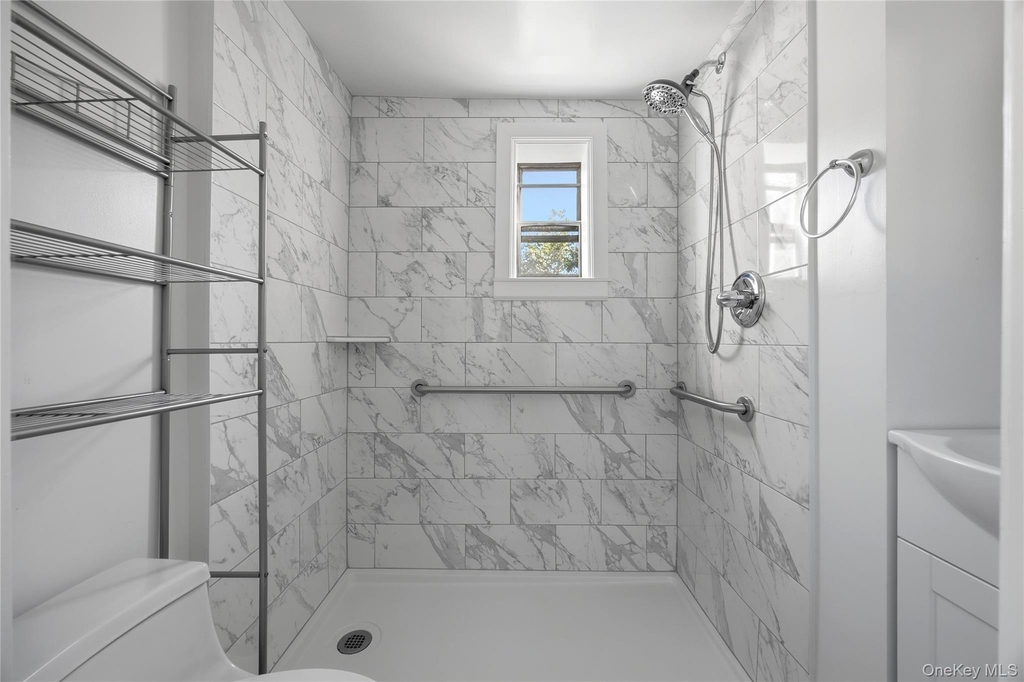 135 N Highland Avenue - Photo 11