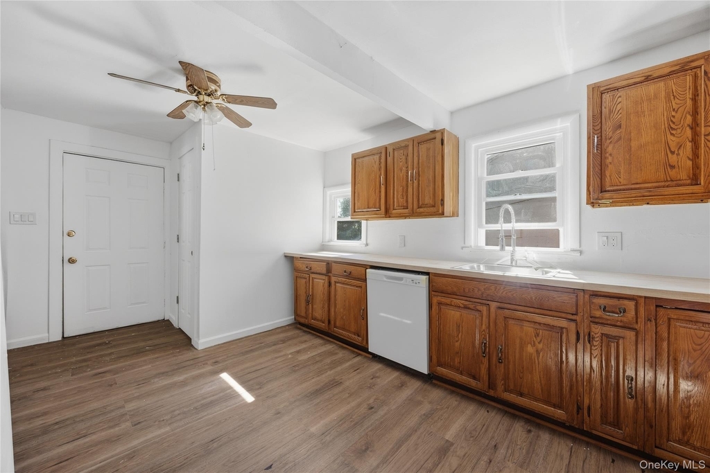135 N Highland Avenue - Photo 2