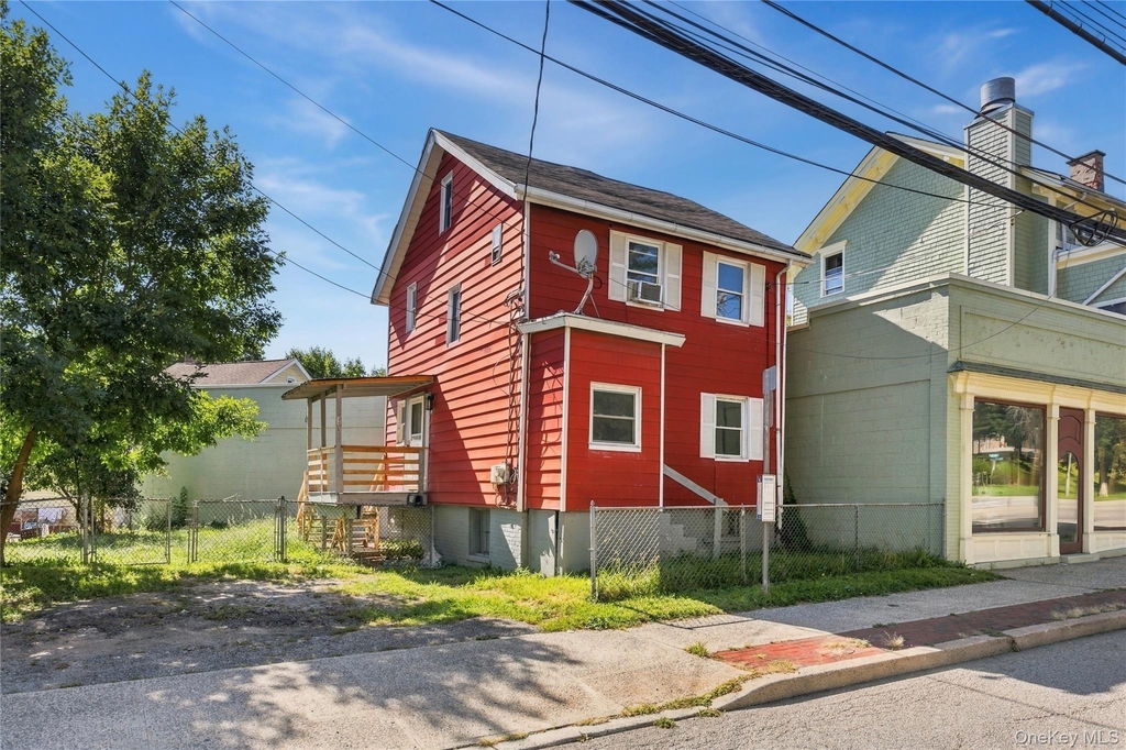 135 N Highland Avenue - Photo 0