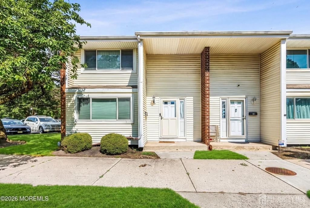 1 Quincy Circle - Photo 1