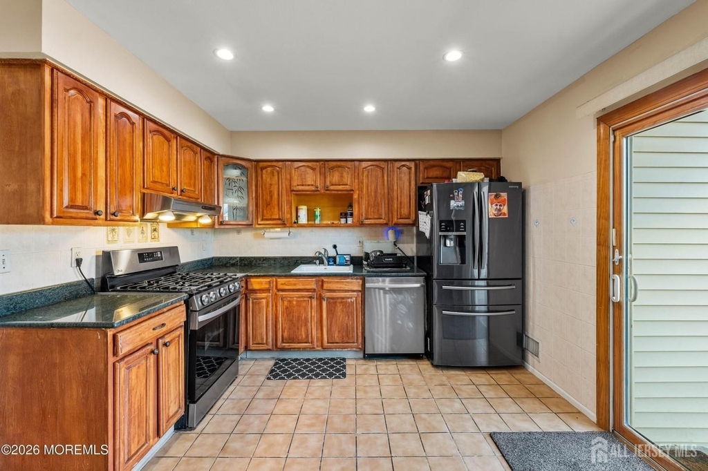 1 Quincy Circle - Photo 11