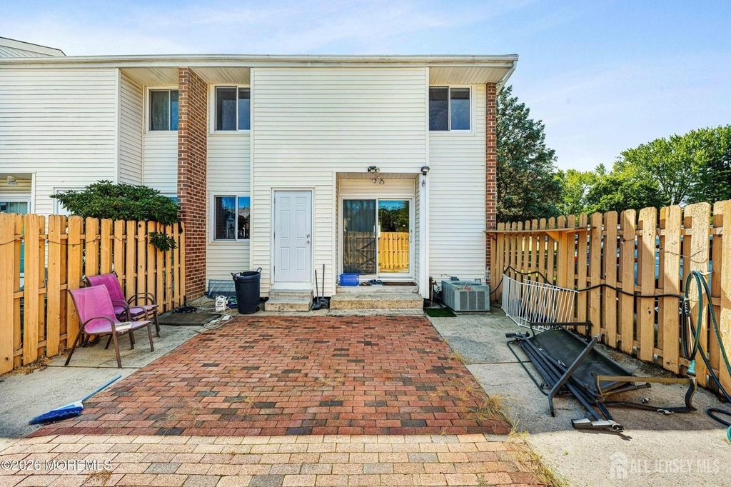 1 Quincy Circle - Photo 4