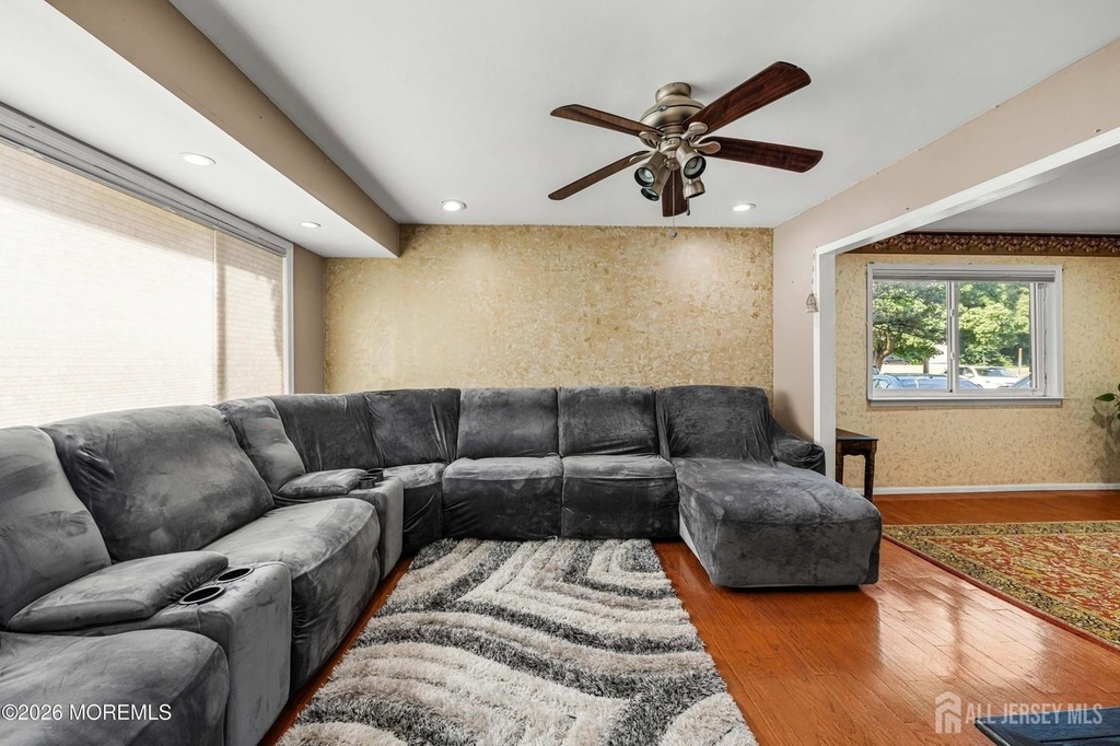 1 Quincy Circle - Photo 9