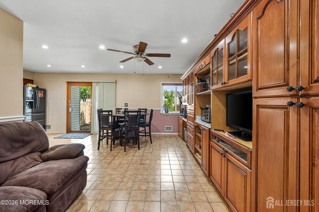 1 Quincy Circle - Photo 7