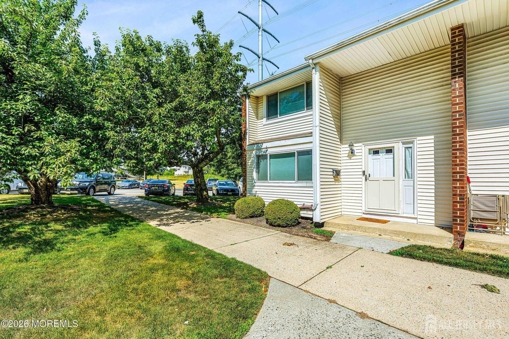 1 Quincy Circle - Photo 2
