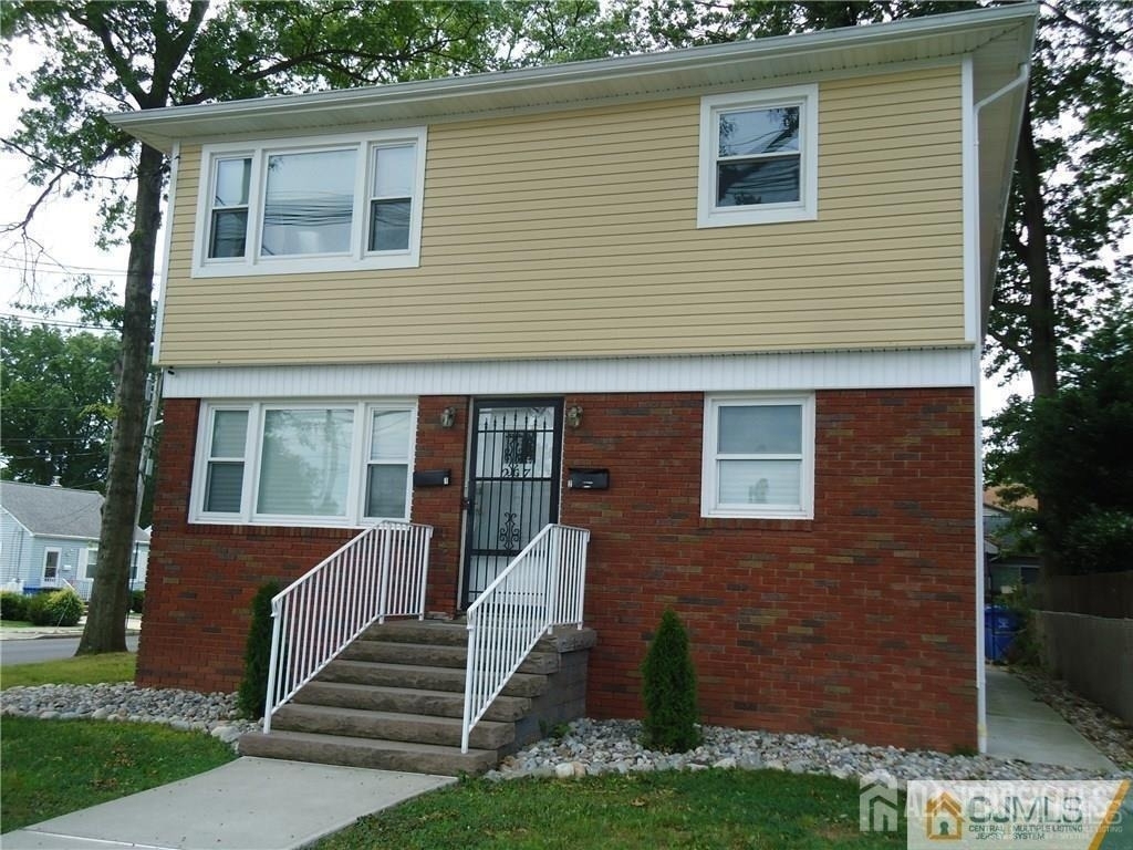 207 Avenel Street - Photo 0