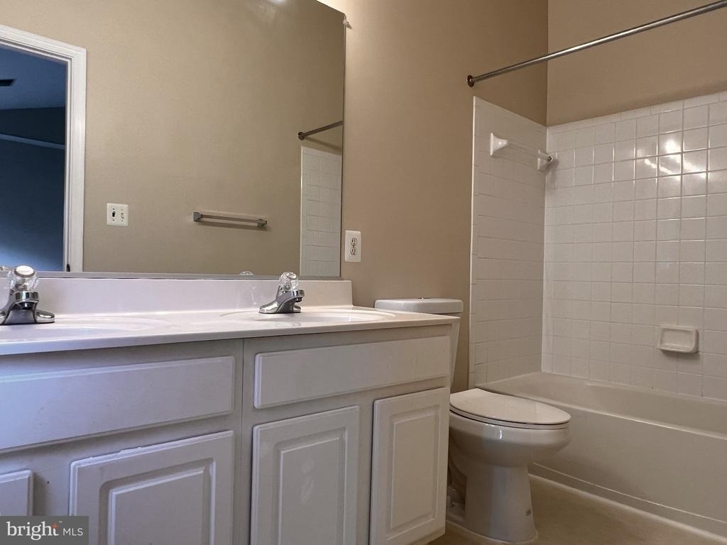 21540 Harvest Green Terrace - Photo 12