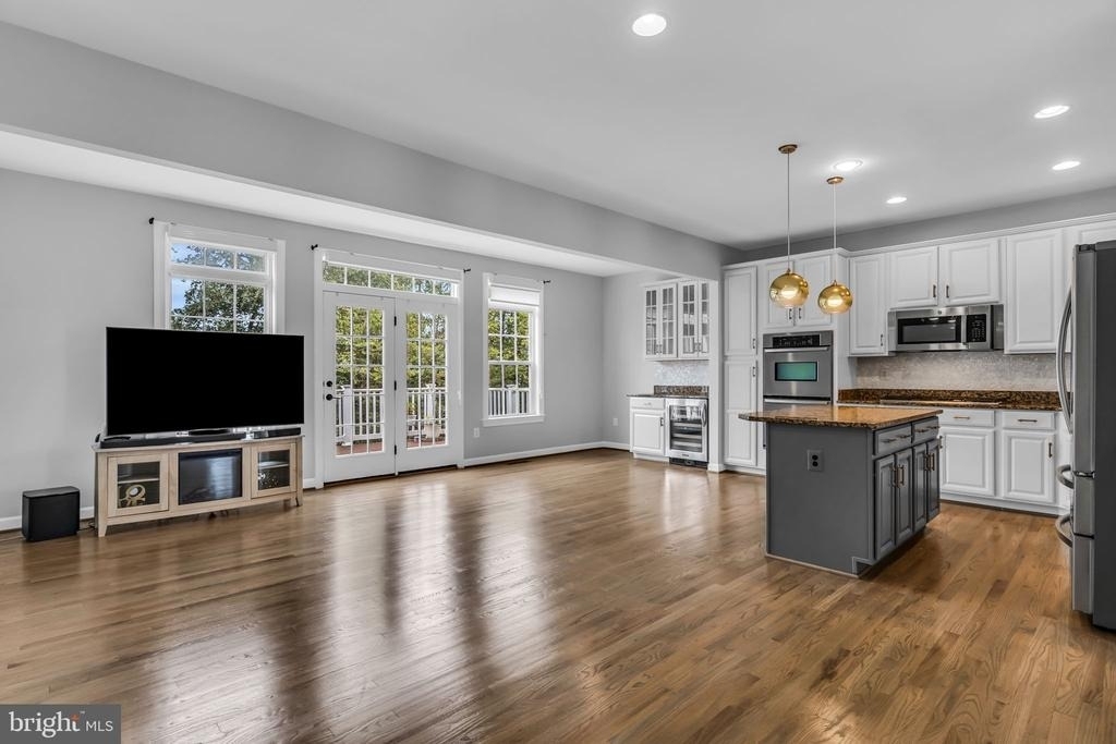25241 Beach Place - Photo 10