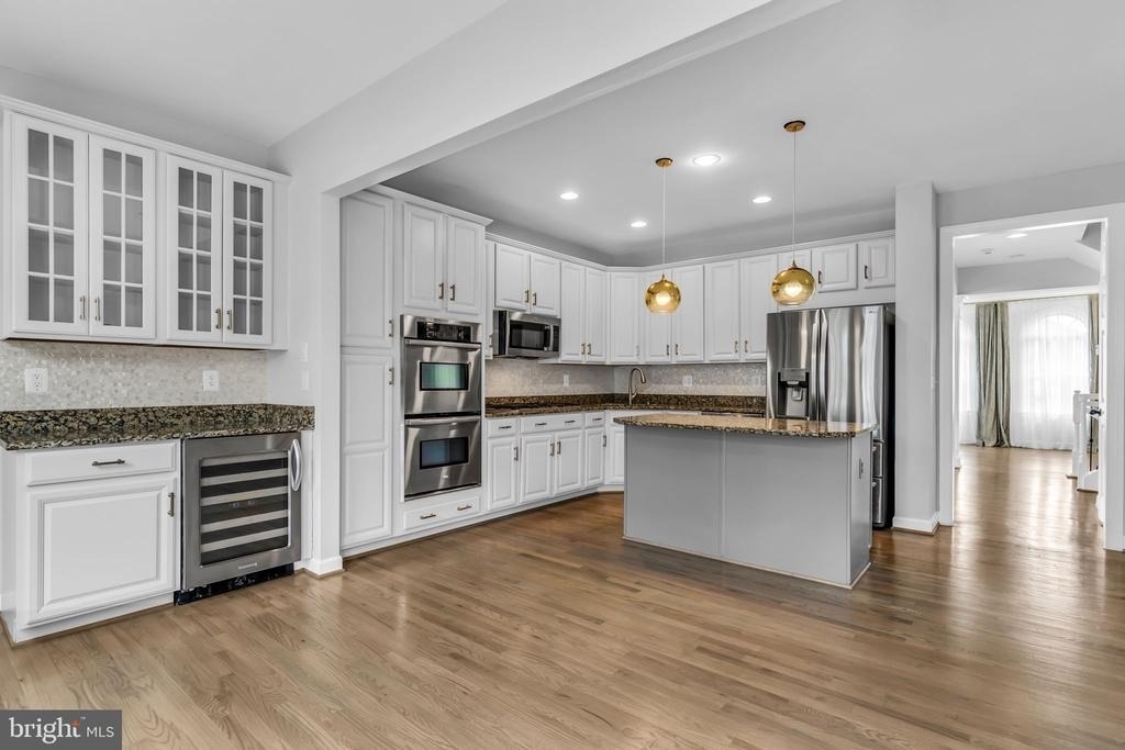25241 Beach Place - Photo 16