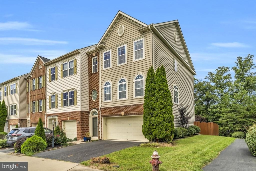25241 Beach Place - Photo 0