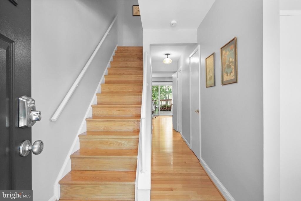2802 Hyson Lane - Photo 2