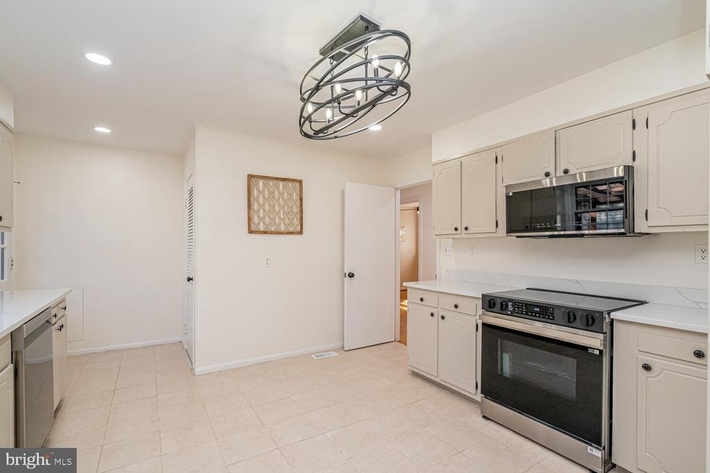 3535 Memorial Street - Photo 11