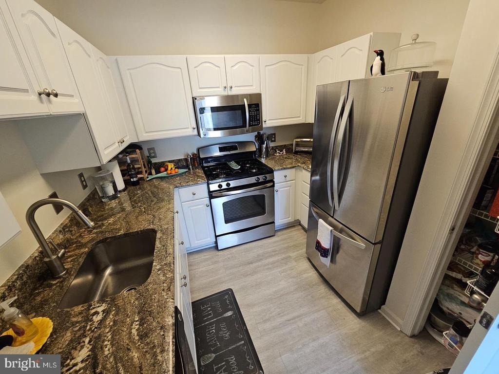 1720 Lake Shore Crest Drive - Photo 5