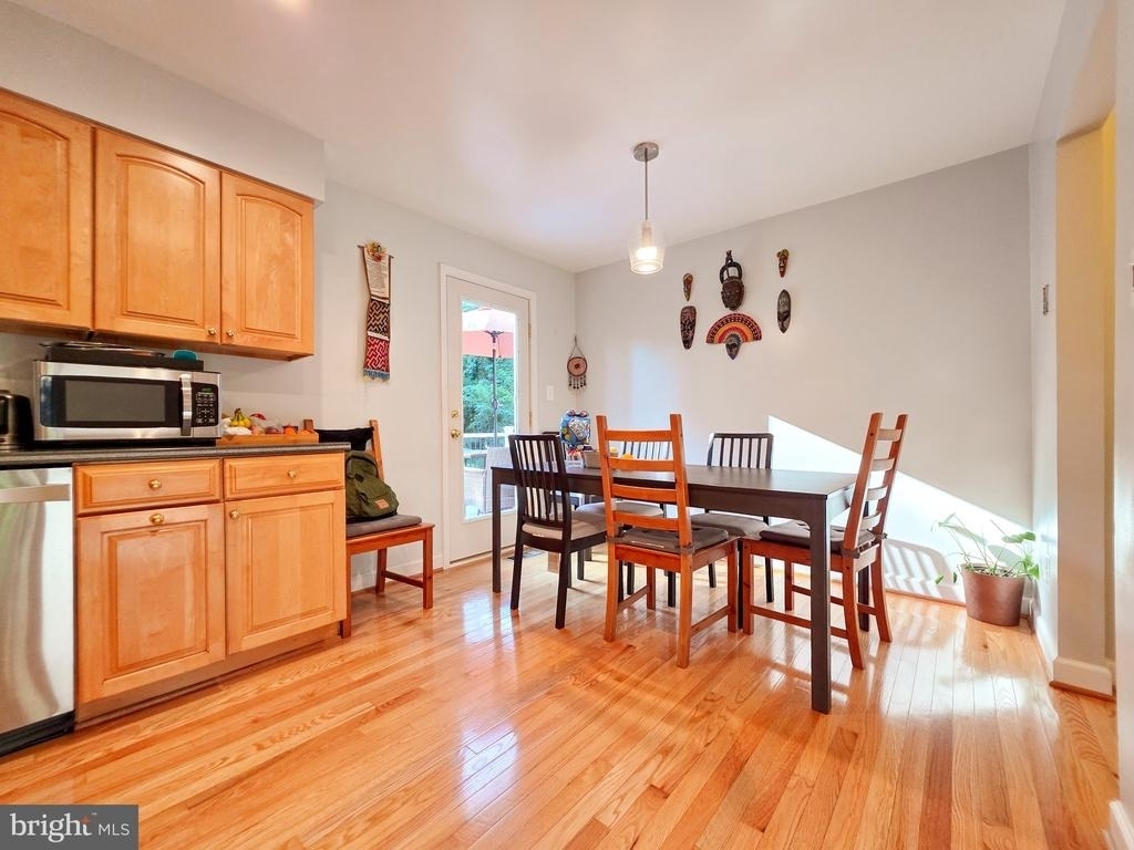 9910 Kingsbridge Drive - Photo 4