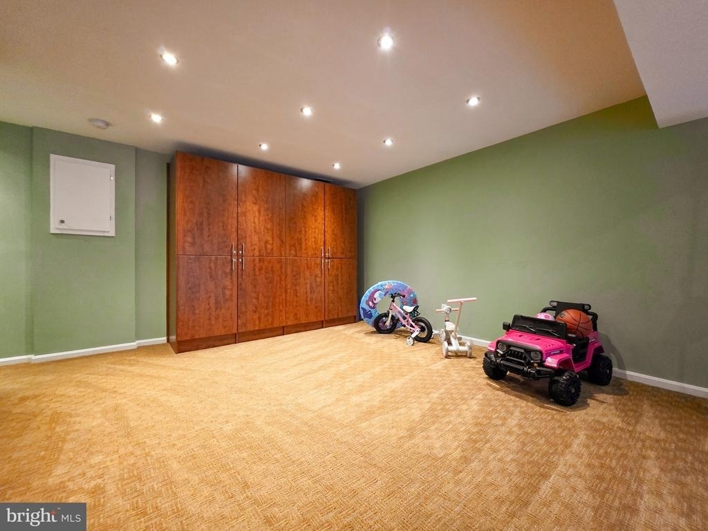 9910 Kingsbridge Drive - Photo 24