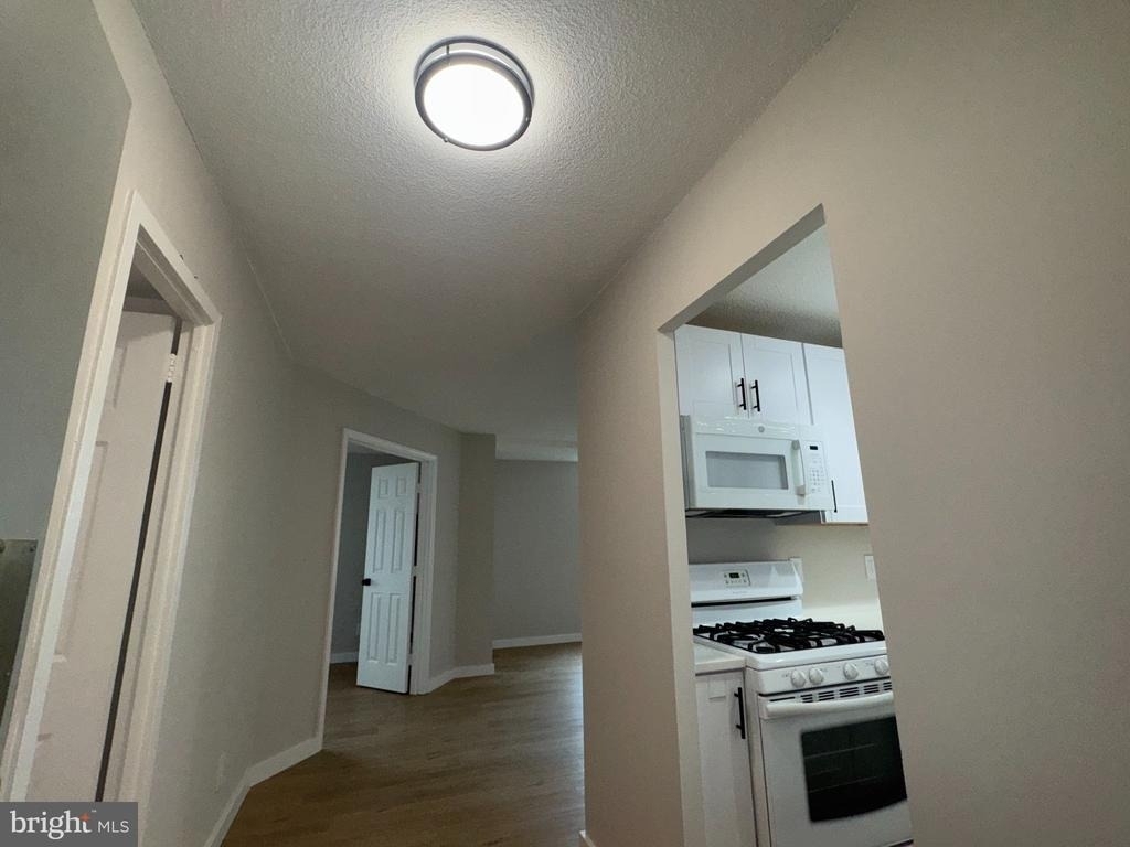 501 Slaters Lane - Photo 21