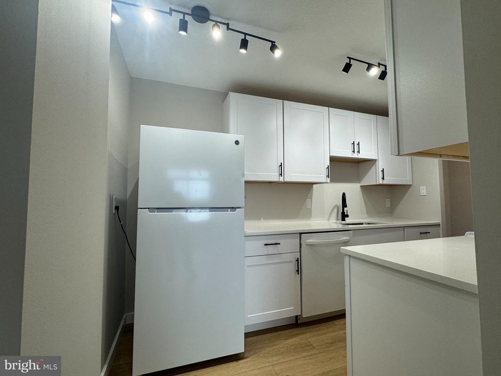 501 Slaters Lane - Photo 28