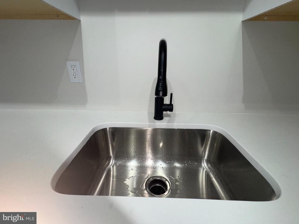 501 Slaters Lane - Photo 25