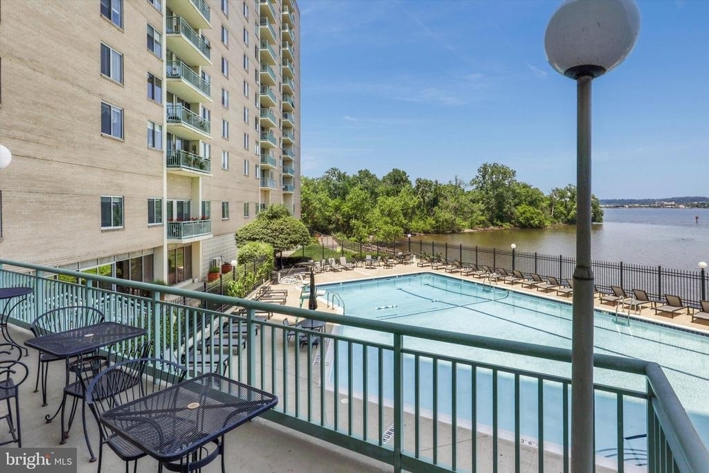 501 Slaters Lane - Photo 9