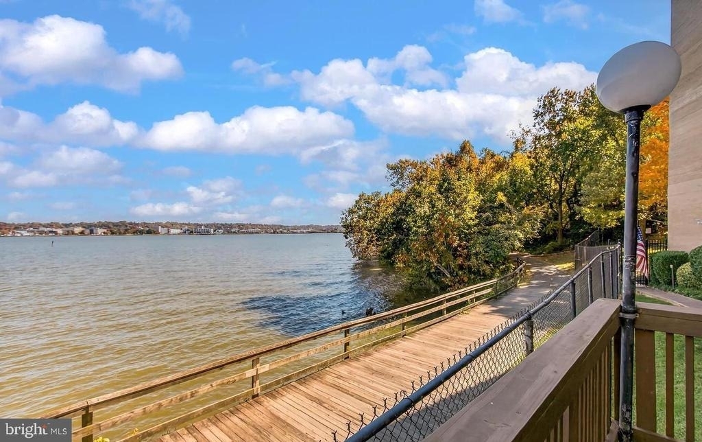 501 Slaters Lane - Photo 7