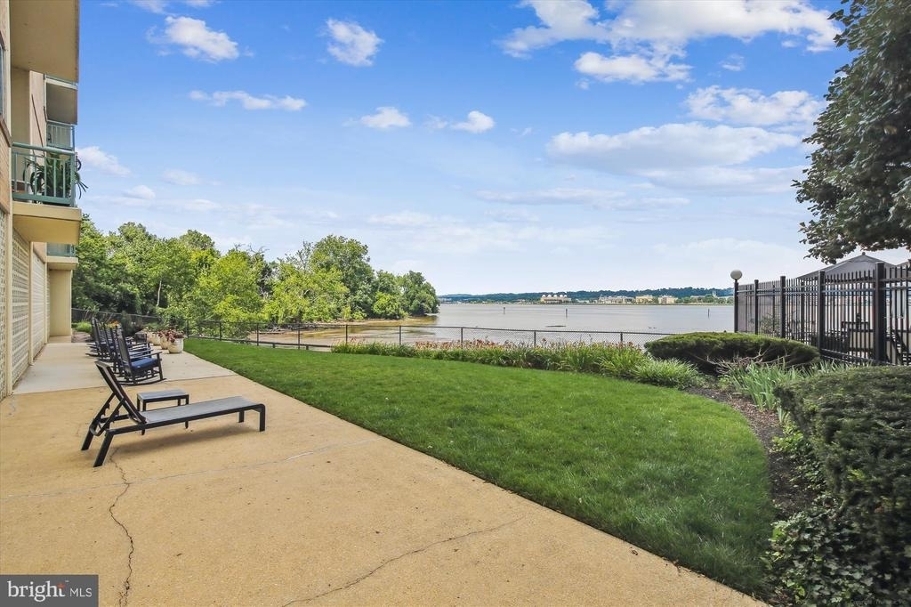 501 Slaters Lane - Photo 10