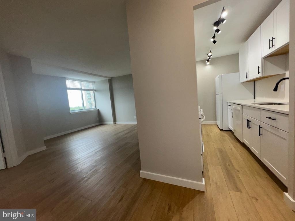 501 Slaters Lane - Photo 43