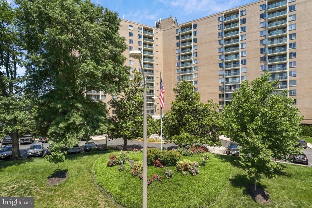501 Slaters Lane - Photo 1