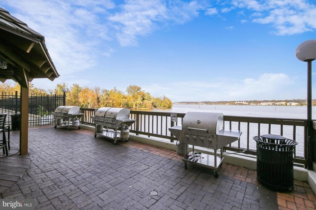 501 Slaters Lane - Photo 11