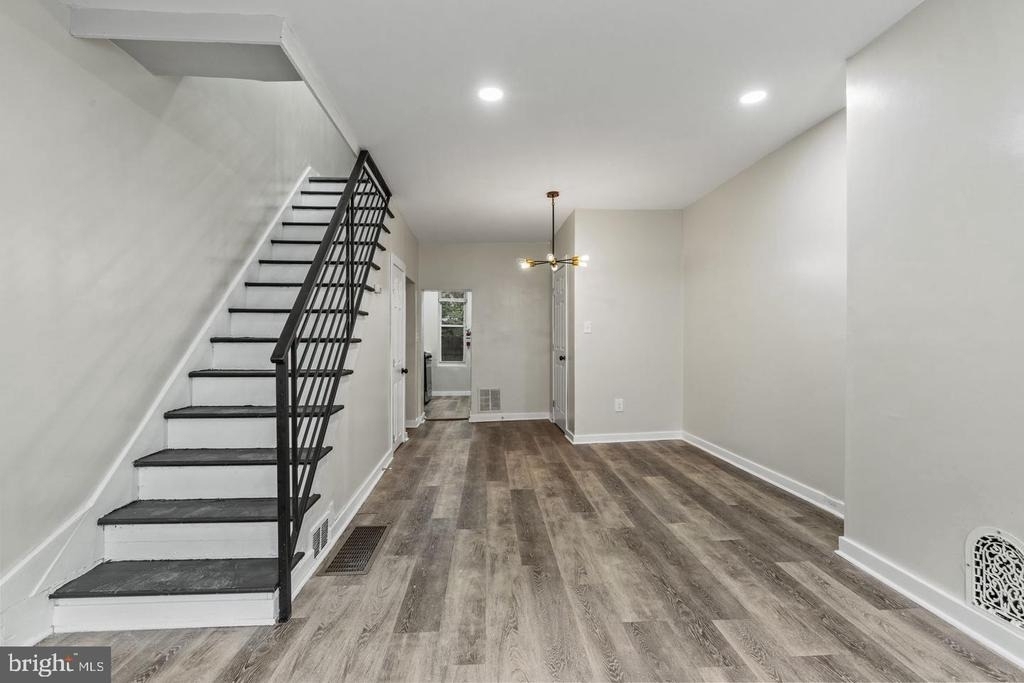1931 S Bonsall Street - Photo 2