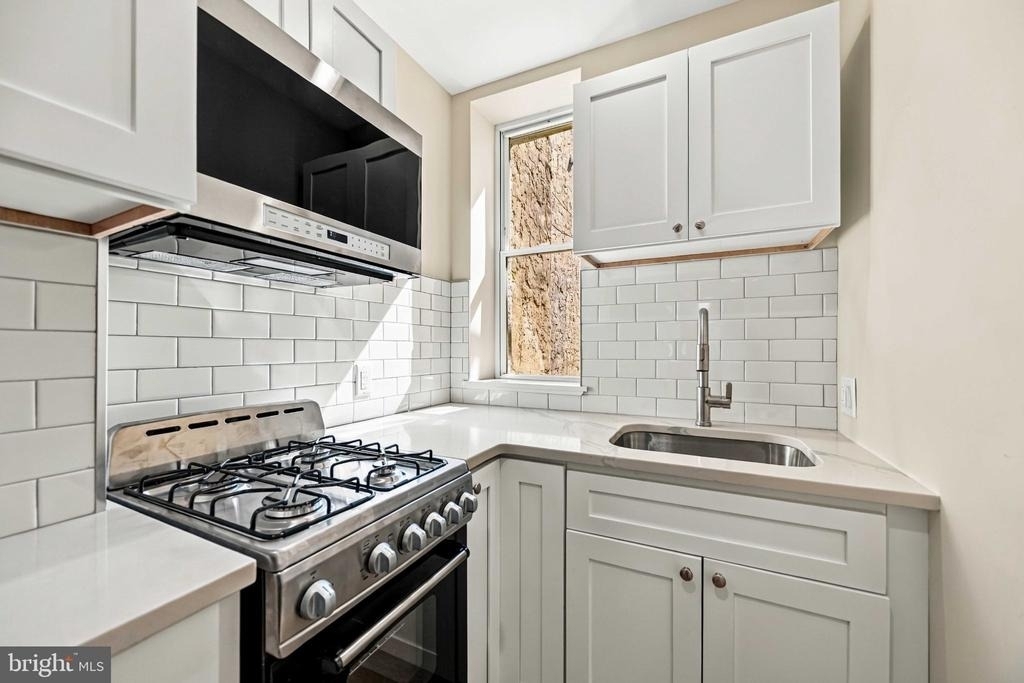 740 Christian Street - Photo 11