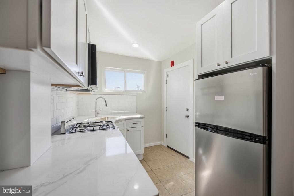 740 Christian Street - Photo 5