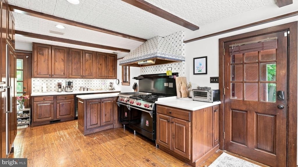 1011 Washington Lane - Photo 1