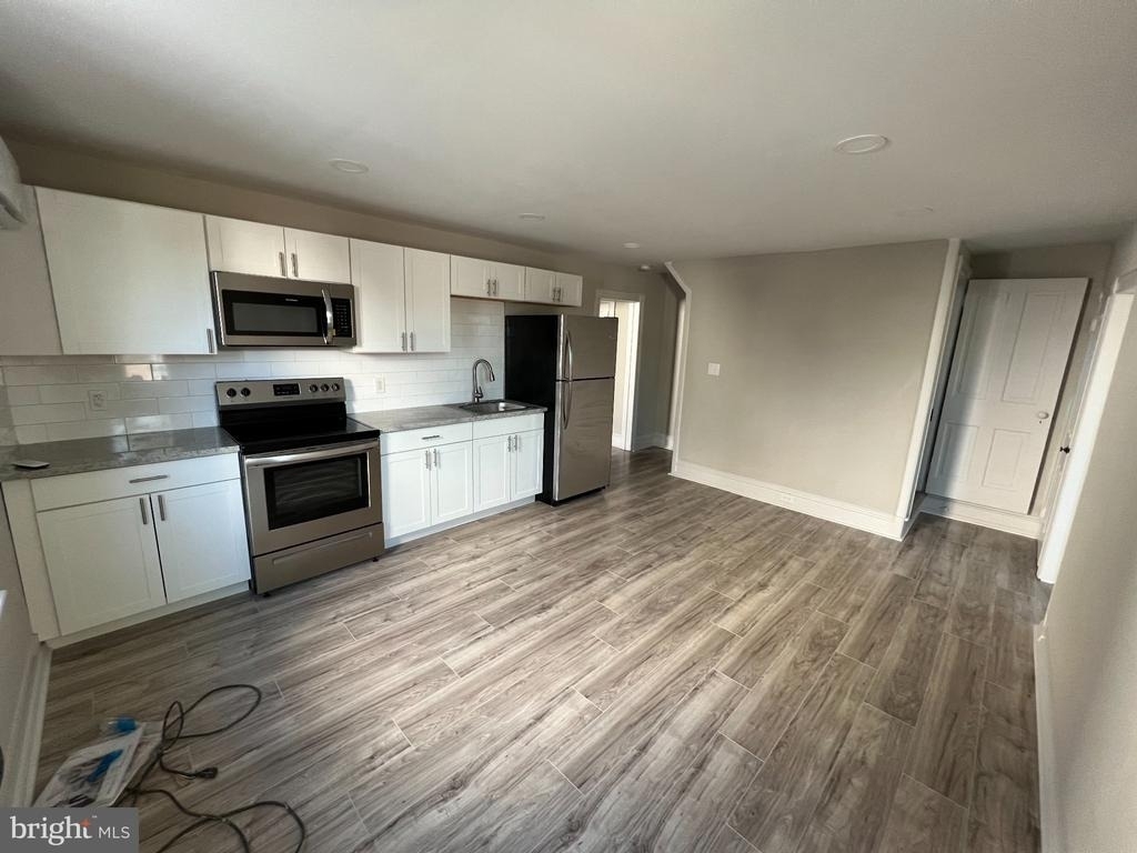 605 E Broad Street - Photo 3