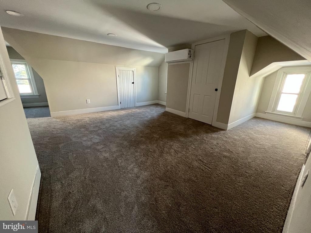 605 E Broad Street - Photo 5