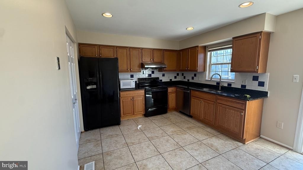1630 Winding Brook Way - Photo 4