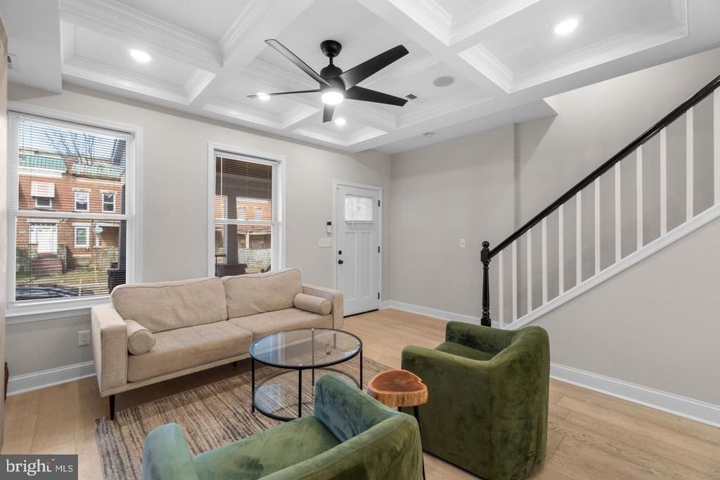 2639 Loyola Northway - Photo 3