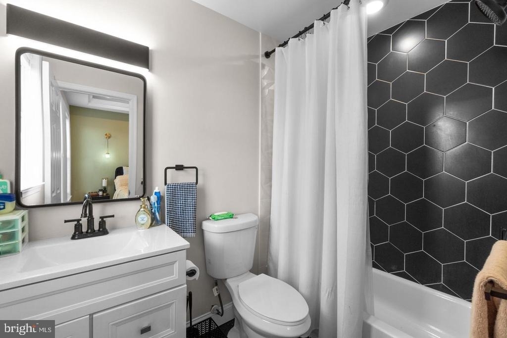2639 Loyola Northway - Photo 12