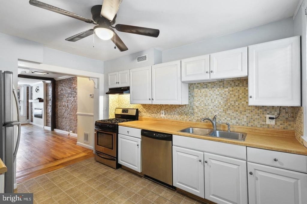 1335 Andre Street - Photo 7