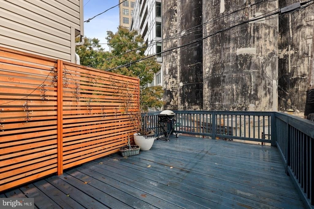 1335 Andre Street - Photo 9