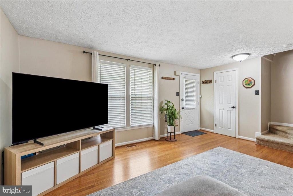 575 Melissa Court - Photo 2