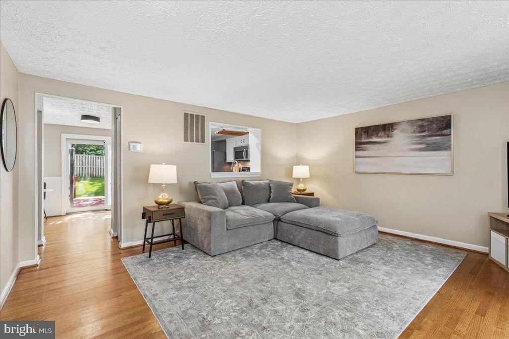 575 Melissa Court - Photo 3