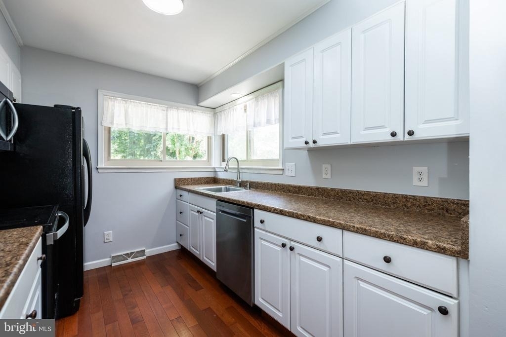 4804 Hogan Drive - Photo 7