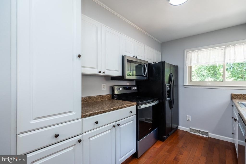 4804 Hogan Drive - Photo 8