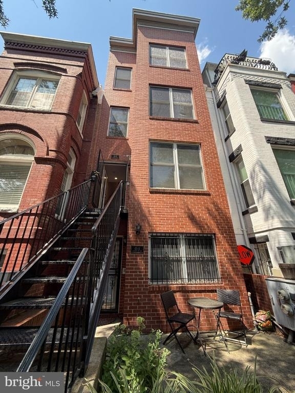 49 Quincy Place Nw - Photo 0