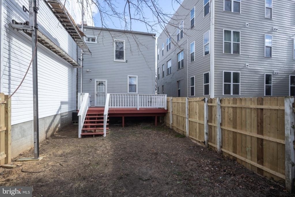 1911 17th Street Se - Photo 19
