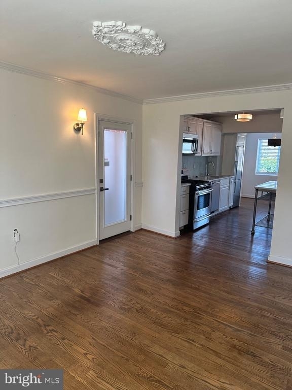 128 35th Street Ne - Photo 3