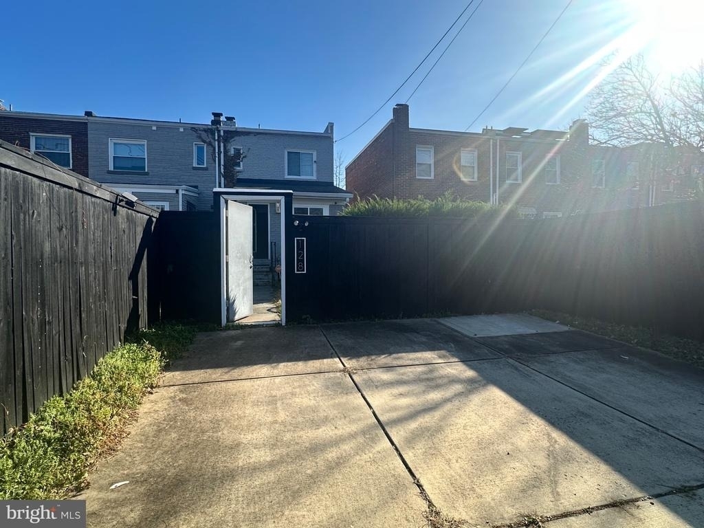 128 35th Street Ne - Photo 18
